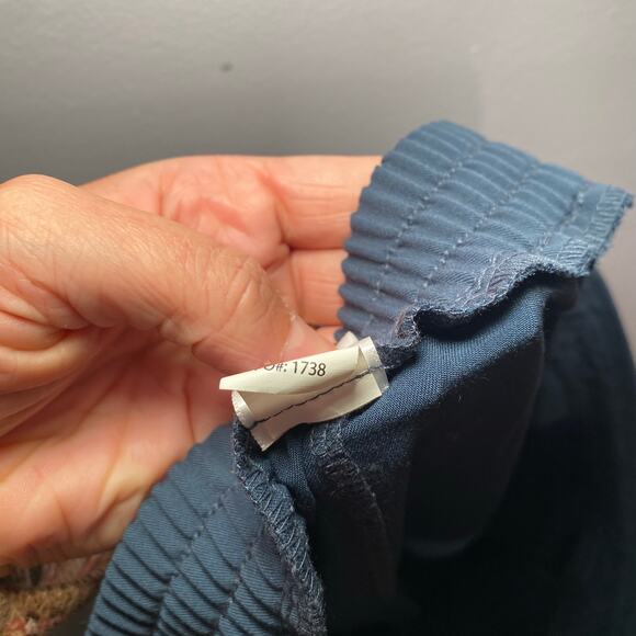 FIGS Women's size Small Blue Dark Harbor Yola Straight Leg Scrub Pants Uniform - Picture 11 of 11